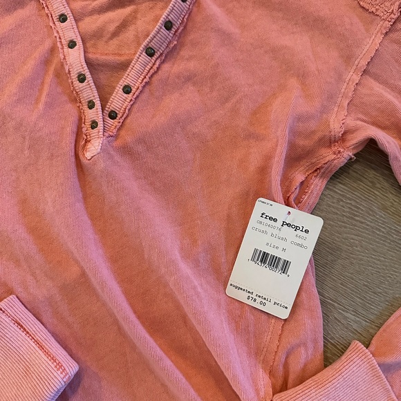 Free People We The Free long sleeve Tee size Med Peachy pink - Picture 2 of 7